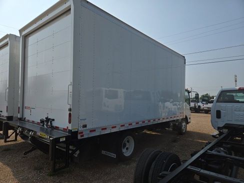 New 2025 Chevrolet Low Cab Forward image 7