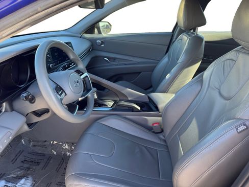 Used 2022 Hyundai Elantra SEL image 9