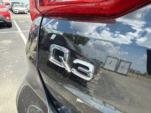 Used 2023 Audi Q3 2.0T Premium w/ Convenience Package AWD/4WD image 4