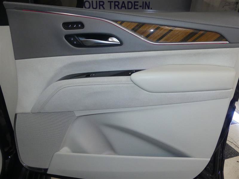 Used 2022 Cadillac Escalade ESV Premium Luxury Platinum w/ Heavy-Duty Trailer Package AWD/4WD image 39
