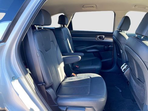 Certified 2025 Kia Sorento EX image 27
