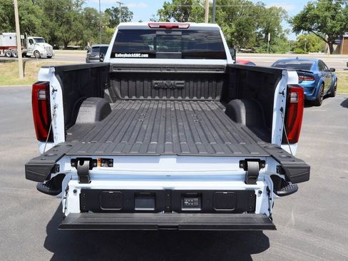 New 2026 GMC Sierra 3500 Denali Ultimate AWD/4WD image 7