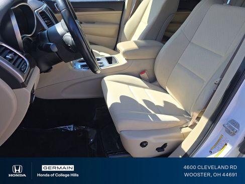 Used 2018 Jeep Grand Cherokee Laredo AWD/4WD image 28