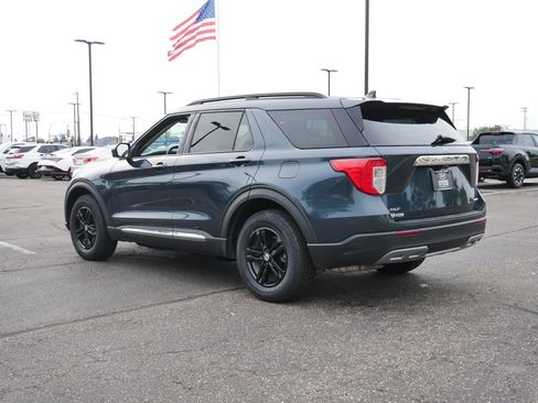 Used 2022 Ford Explorer XLT w/ Equipment Group 202A AWD/4WD image 3