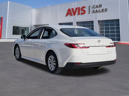 Used 2025 Toyota Camry LE image 9