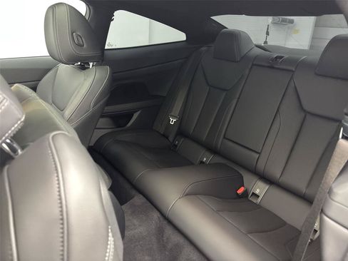 Used 2024 BMW 430i Coupe w/ Premium Package RWD image 29