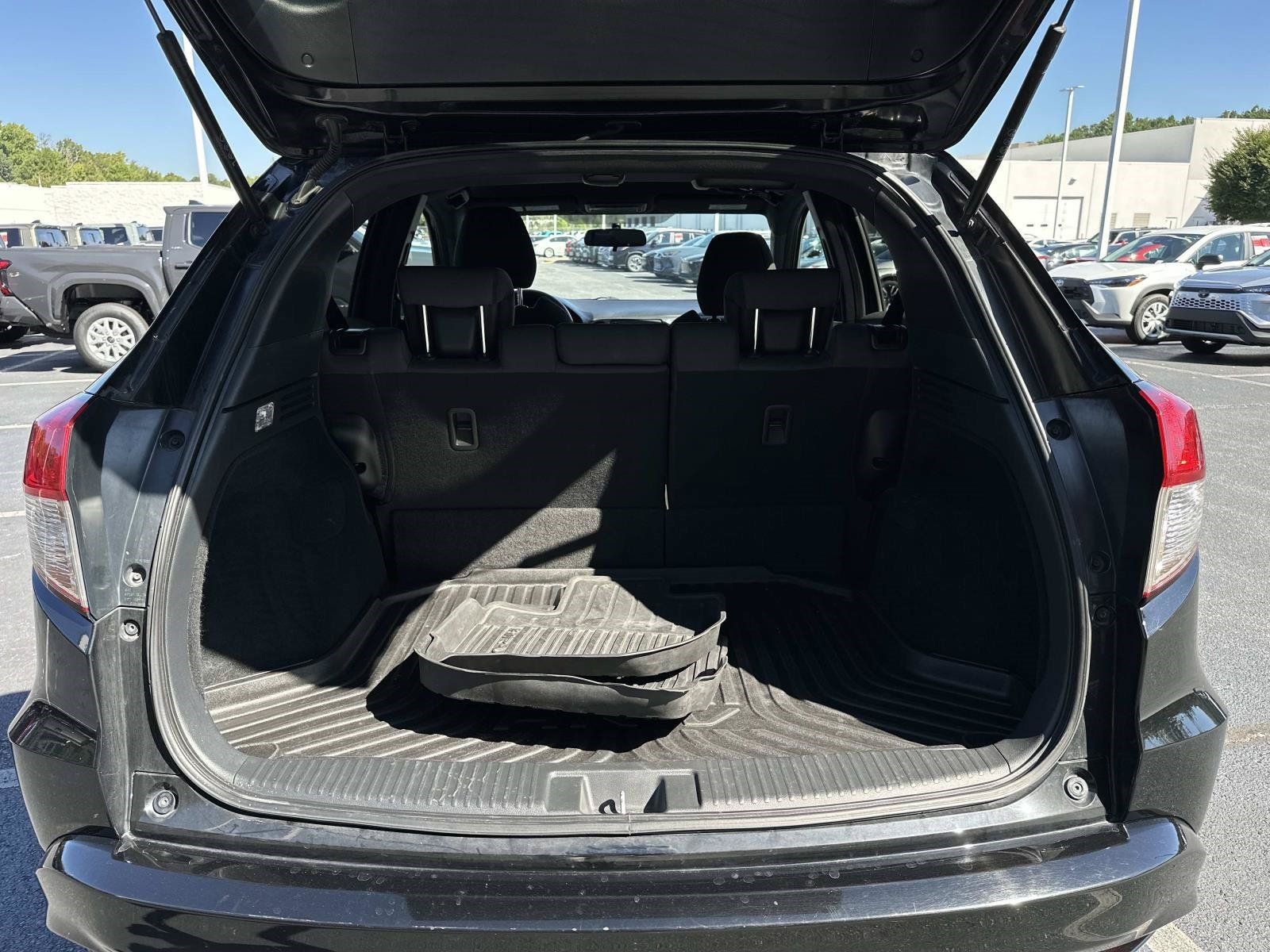 Used 2022 Honda HR-V Sport image 9