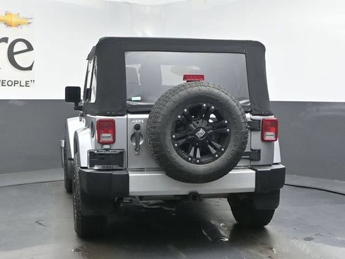 Used 2013 Jeep Wrangler Sahara w/ Dual Top Group AWD/4WD image 30