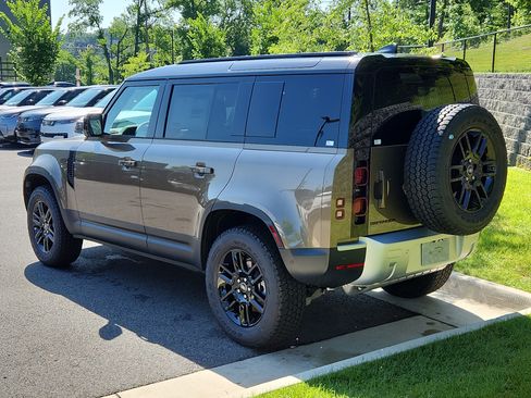 New 2025 Land Rover Defender 110 S image 12