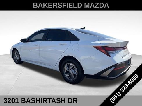 Used 2024 Hyundai Elantra SE FWD image 3