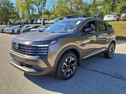 New 2026 Nissan Kicks SV w/ SV Premium Package image 3