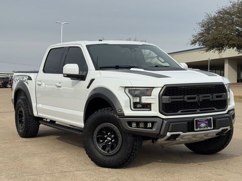 Used 2018 Ford F150 Raptor w/ Equipment Group 802A Luxury image 2