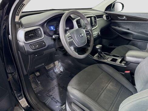 Used 2020 Kia Sorento LX image 22