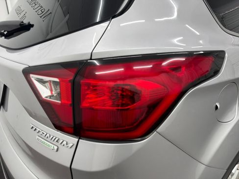 Used 2019 Ford Escape Titanium FWD image 9