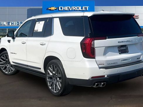 Used 2025 GMC Yukon Denali Ultimate AWD/4WD image 4