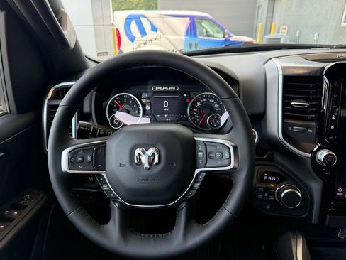 New 2026 RAM 1500 Big Horn AWD/4WD image 9