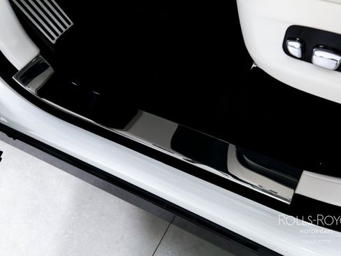 Used 2026 Rolls-Royce Cullinan AWD/4WD image 17