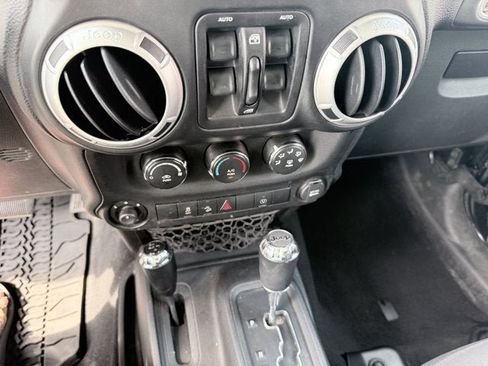 Used 2013 Jeep Wrangler Unlimited Sahara w/ Trailer Tow Group AWD/4WD image 12