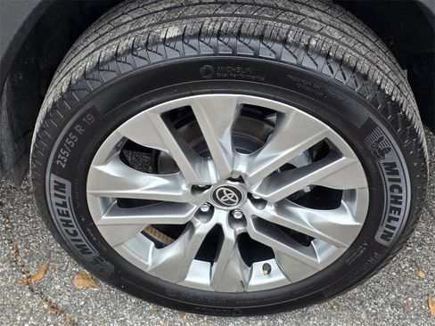 Used 2024 Toyota RAV4 XLE Premium image 34