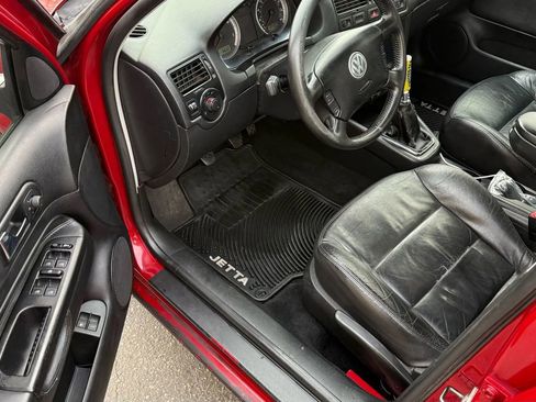 Used 2004 Volkswagen Jetta GLS image 7