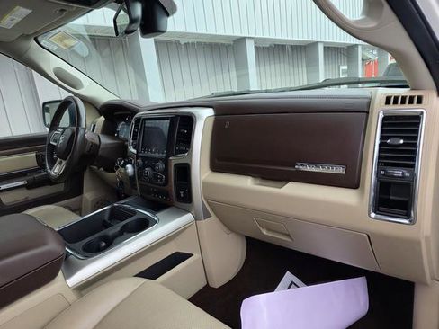 Used 2018 RAM 1500 Laramie image 24