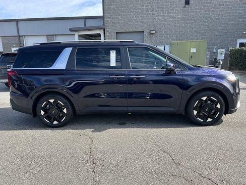New 2026 Kia Carnival EX image 2