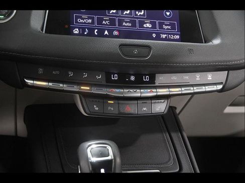 Used 2019 Cadillac XT4 Premium Luxury w/ Cold Weather Package AWD/4WD image 15