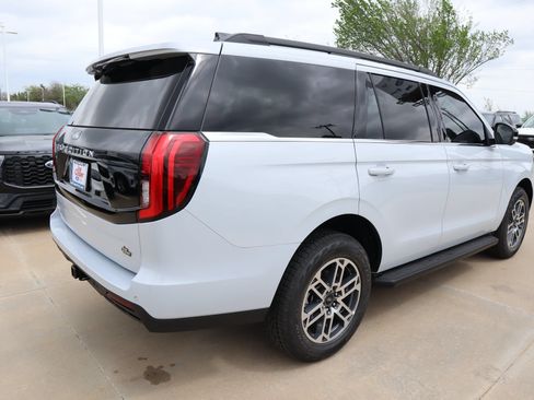 New 2026 Ford Expedition Active AWD/4WD image 24