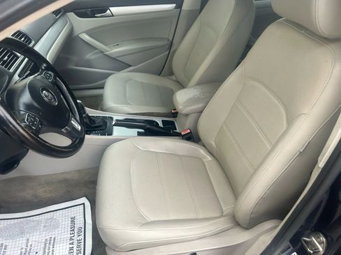Used 2013 Volkswagen Passat TDI SE FWD image 12