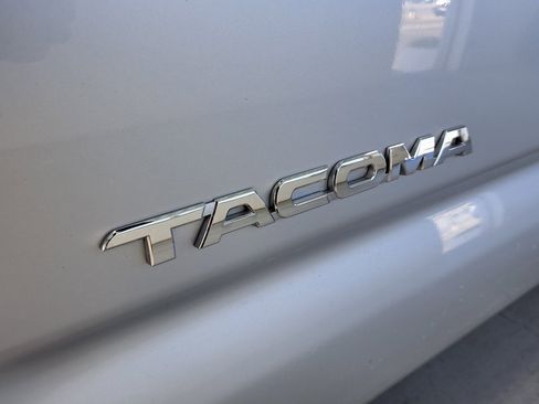 Used 2012 Toyota Tacoma PreRunner w/ SR5 Pkg image 30