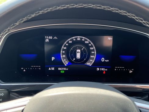 Used 2023 Volkswagen Tiguan SE image 21