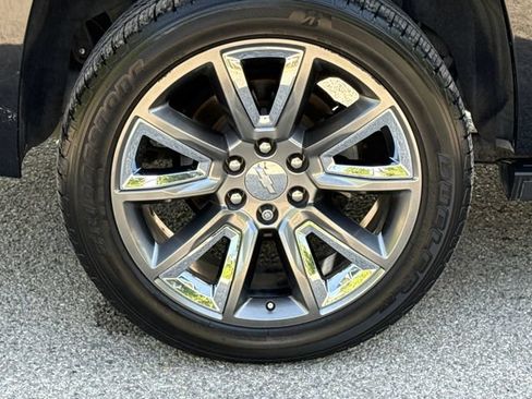 Used 2016 Chevrolet Suburban LTZ AWD/4WD image 10