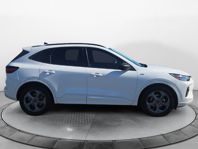 Used 2023 Ford Escape ST-Line w/ Tech Pack #1 FWD image 6