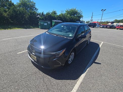 Certified 2024 Toyota Corolla LE FWD image 3