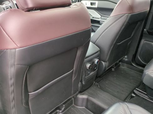 Used 2023 Ford Explorer Platinum w/ Technology Package AWD/4WD image 18