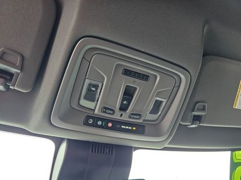 Certified 2025 GMC Sierra 1500 SLE w/ Preferred Package image 32