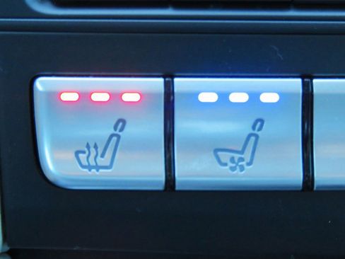 Used 2016 Mercedes-Benz E 400 Sedan image 24