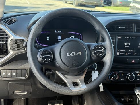 Certified 2025 Kia Soul LX image 23
