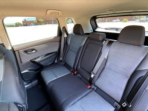 Used 2023 Nissan Rogue SV FWD image 28
