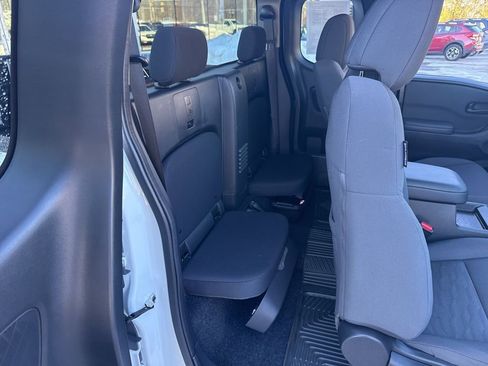 Used 2024 Nissan Frontier S w/ S Utility Package image 21