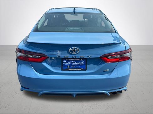 Used 2024 Toyota Camry SE FWD image 8