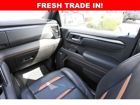 Used 2025 GMC Sierra 1500 AT4 image 8