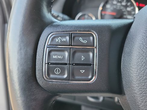 Used 2017 Jeep Wrangler Unlimited Rubicon w/ Connectivity Group image 15