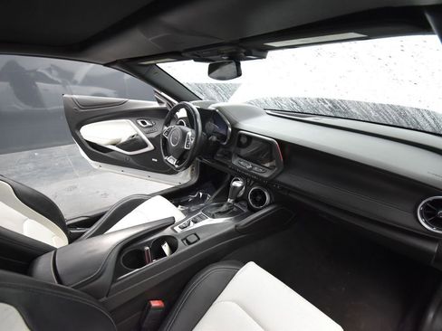 Used 2017 Chevrolet Camaro SS image 16