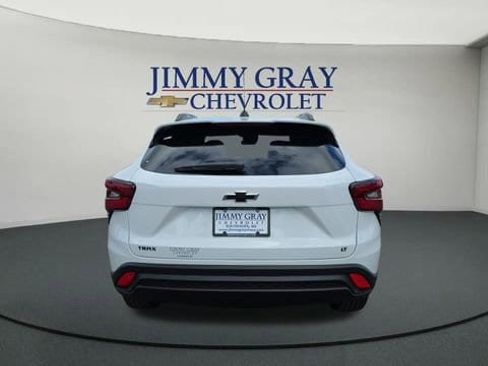 New 2026 Chevrolet Trax LT w/ Driver Confidence Package image 4