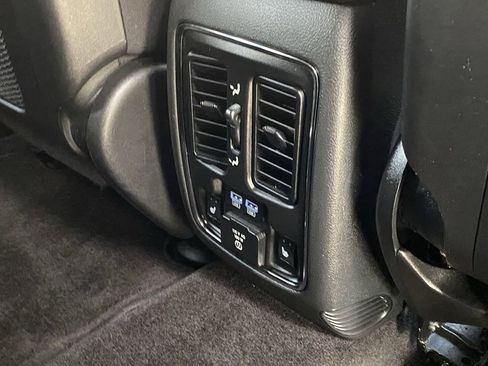 Used 2018 Jeep Grand Cherokee Limited image 14