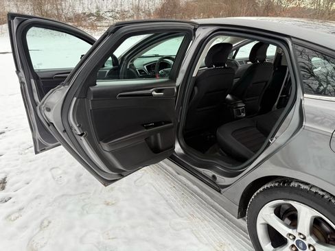 Used 2013 Ford Fusion SE image 18