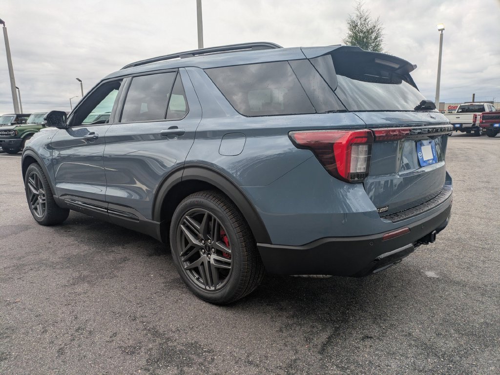 New 2026 Ford Explorer ST-Line w/ ST-Line Street Pack RWD image 6