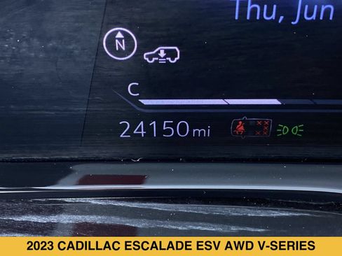 Certified 2023 Cadillac Escalade ESV V AWD/4WD image 4