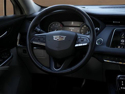 Certified 2023 Cadillac XT4 Luxury w/ Driver Awareness Package image 27